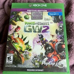 Plants vs Zombies GW2 Xbox One Game - Green Case -Festive Edition